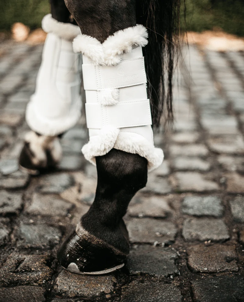 Kentucky Horsewear - Dressurgamaschen m. Lamm - Weiß