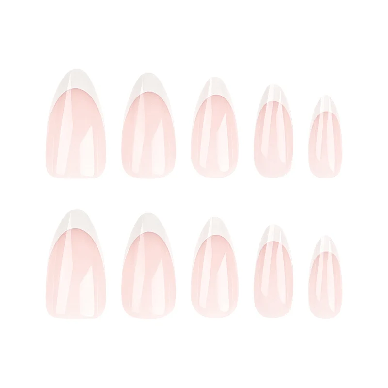 Hochwertige Nagelkunst im eleganten French-Tip Design Karnz