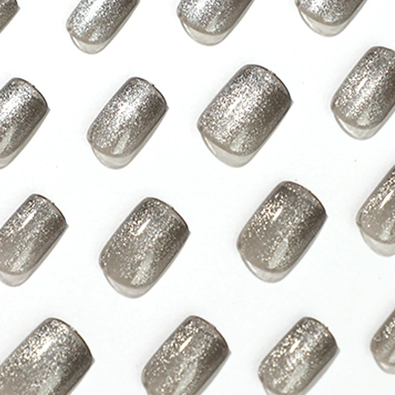 Glitzernde Nagelverlängerungen Karnz