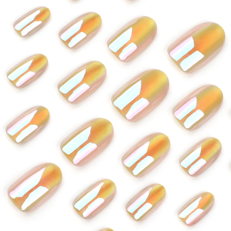 Glitzernde Nagelkunst mit holographischen Effekten Karnz