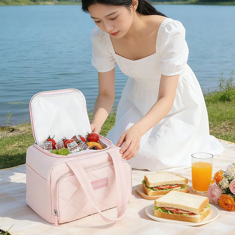 Isolierter Gourmet-Lunch-Träger