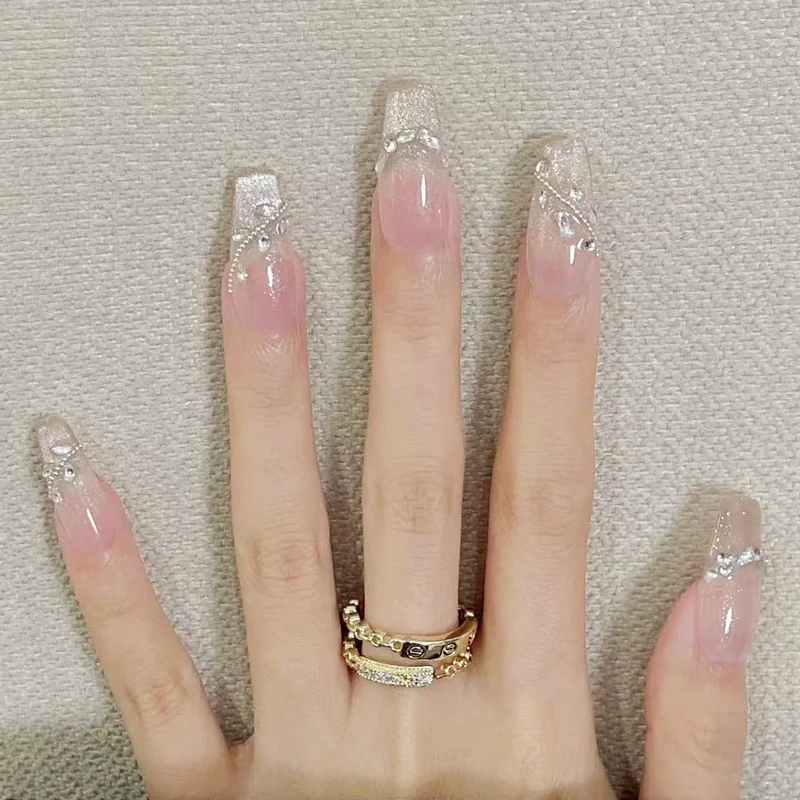 Elegante Nagelkunst Press-On Nägel Karnz