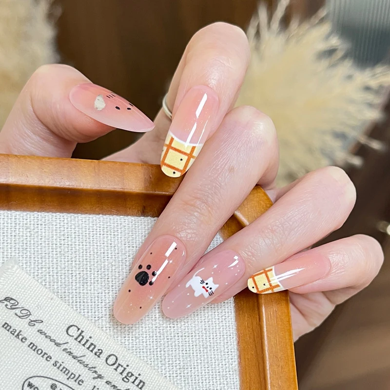 Elegante Nagelkunst Press-On Nägel Karnz