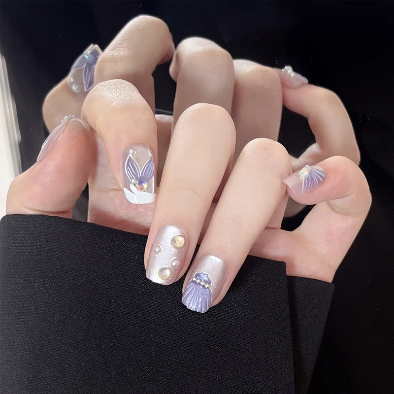 Elegante Lange Press-On Nägel Set mit Künstlerischen Spitzen Karnz