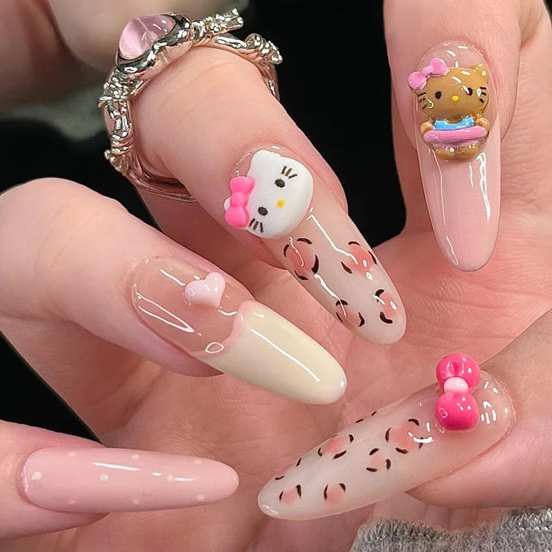 Elegante Lange Press-On Nägel Set mit Künstlerischen Spitzen Karnz