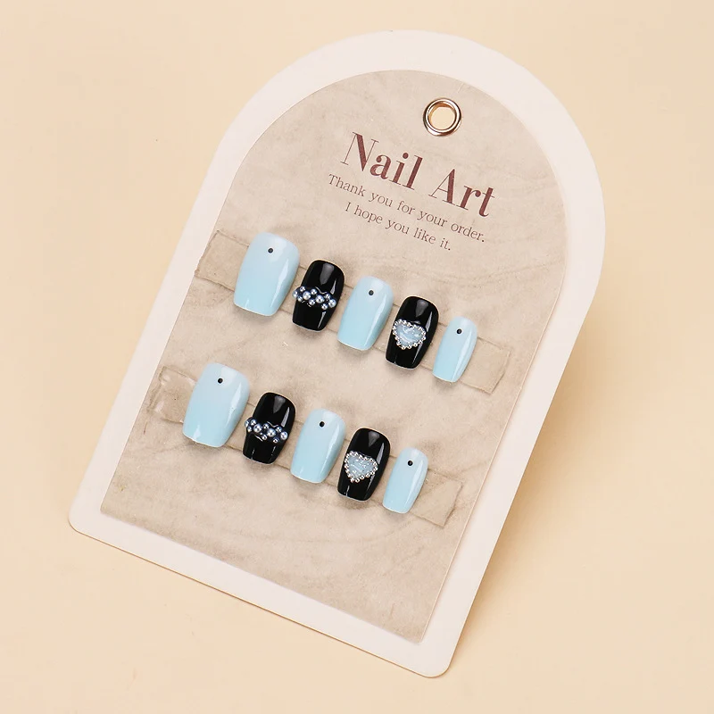 Elegante Lange Press-On Nägel Set mit Künstlerischen Spitzen Karnz