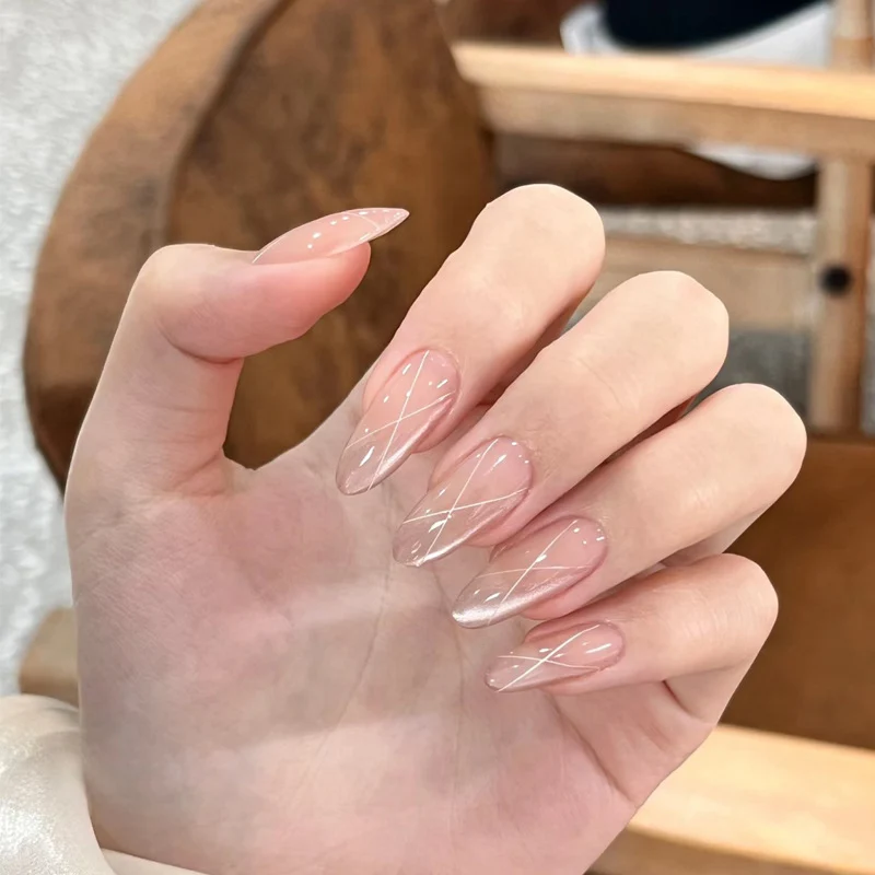 Elegante Lange Press-On Nägel Set mit Künstlerischen Spitzen Karnz