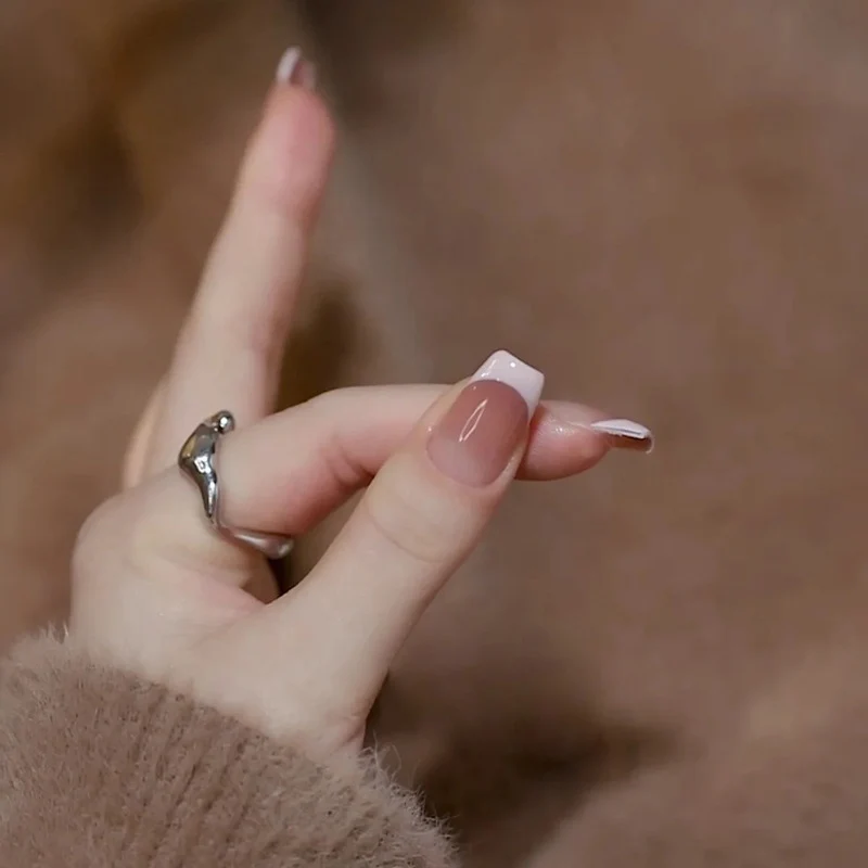 Thematische Nagelkunst Press-On Nägel mit süßen Charakter- und Schleifendesigns Karnz