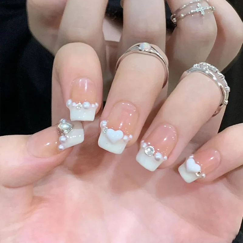 Thematische Nagelkunst Press-On Nägel mit süßen Charakter- und Schleifendesigns Karnz