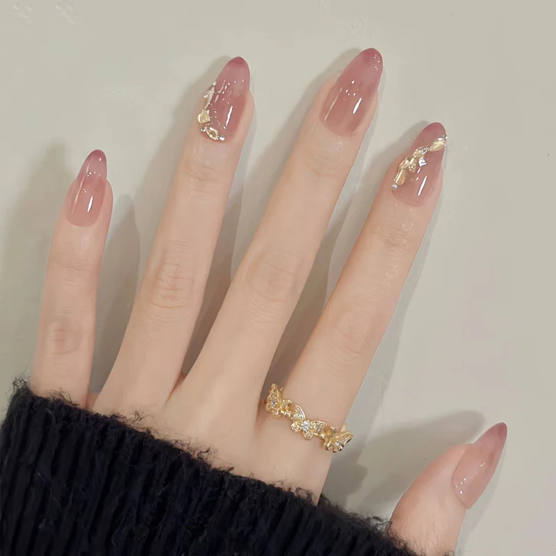 Stylisches Press-On Nagel-Set mit eleganten Glitzerakzenten Karnz