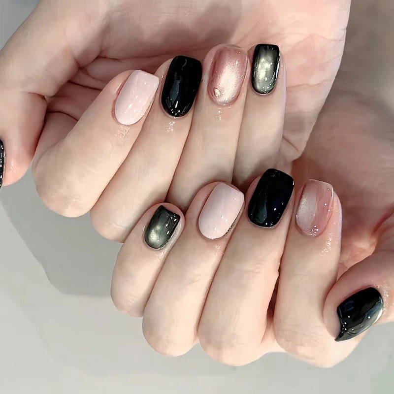 Stylisches Press-On Nagel-Set mit eleganten Glitzerakzenten Karnz