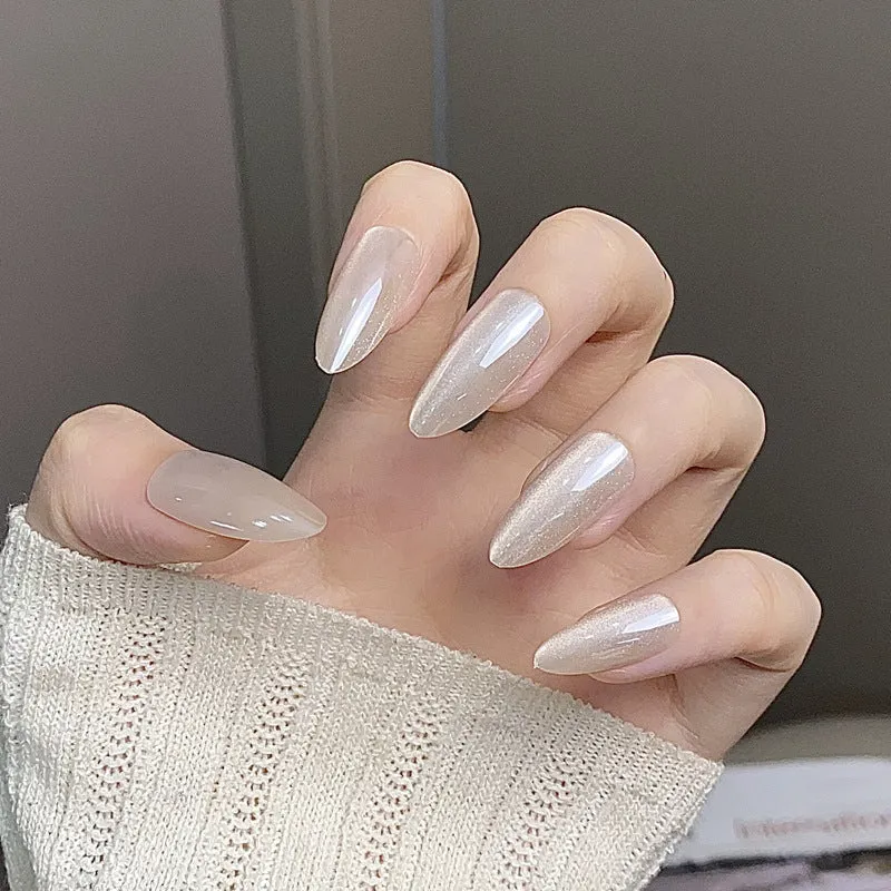 Stylisches Nagelkunst Press-On Set mit Glitter und glänzendem Finish Karnz