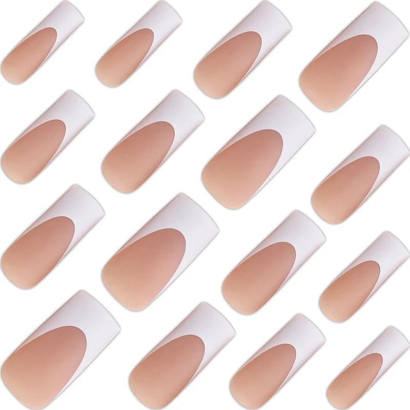 Stilvolle French Tip Press-On Nägel Karnz