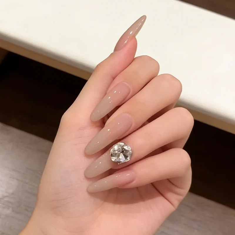 Stiletto Press-On Nail Set mit Strass-Akzenten Karnz