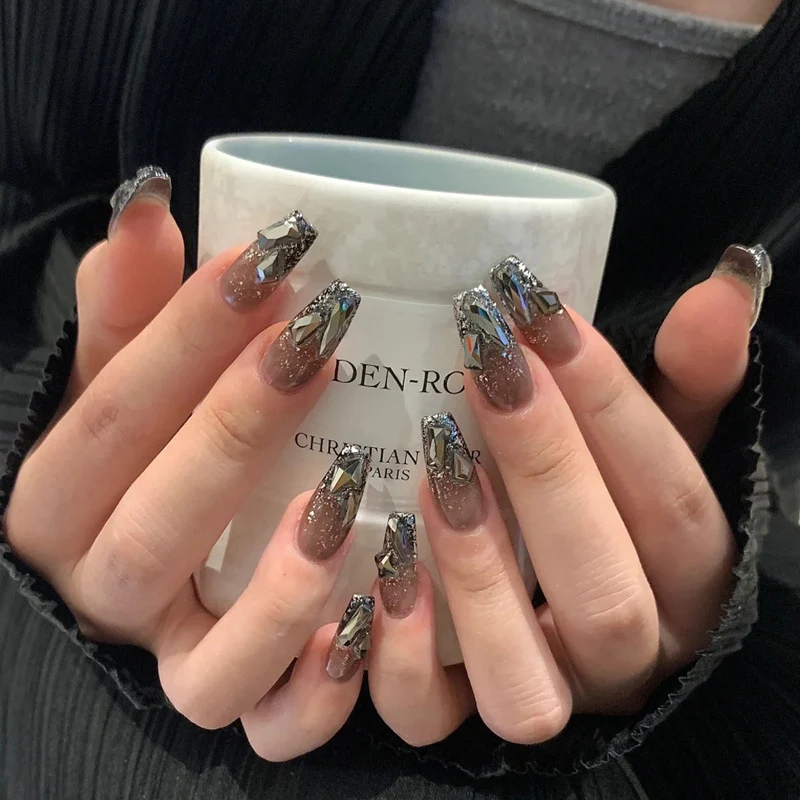 Glänzendes Schmetterlings-Nagelkunst-Set Karnz