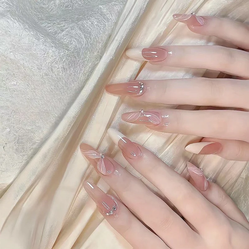 Glänzendes Schmetterlings-Nagelkunst-Set Karnz