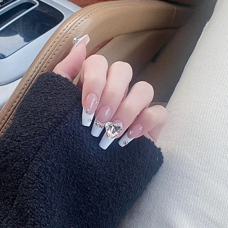 Press-On Nail Design Set mit künstlerischen holografischen Elementen Karnz