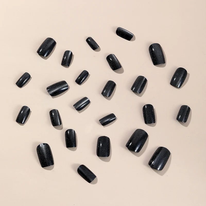 Glänzendes Ombre Nagelkunst Karnz