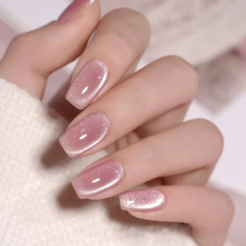 Glänzendes Ombre Nagelkunst Karnz
