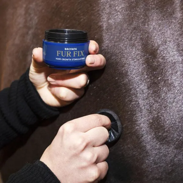 Nathalie Horse Care Fellfix braun