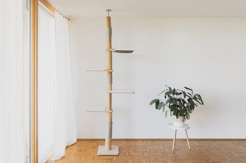 NUDE SKY – Deckenhoher Kratzbaum XXL aus Naturstamm