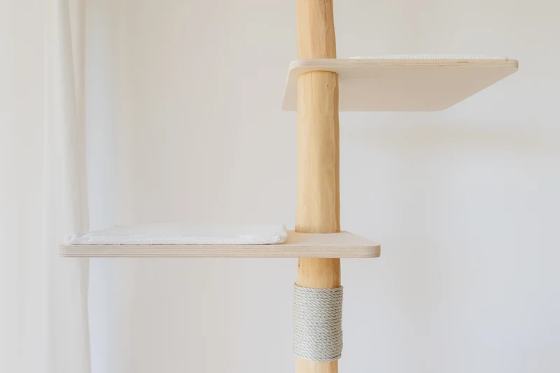 NUDE SKY – Deckenhoher Kratzbaum XXL aus Naturstamm