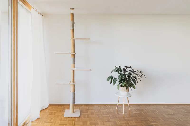 NUDE SKY – Deckenhoher Kratzbaum XXL aus Naturstamm