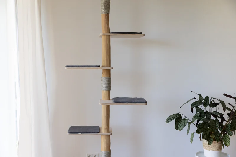 NUDE SKY – Deckenhoher Kratzbaum XXL aus Naturstamm