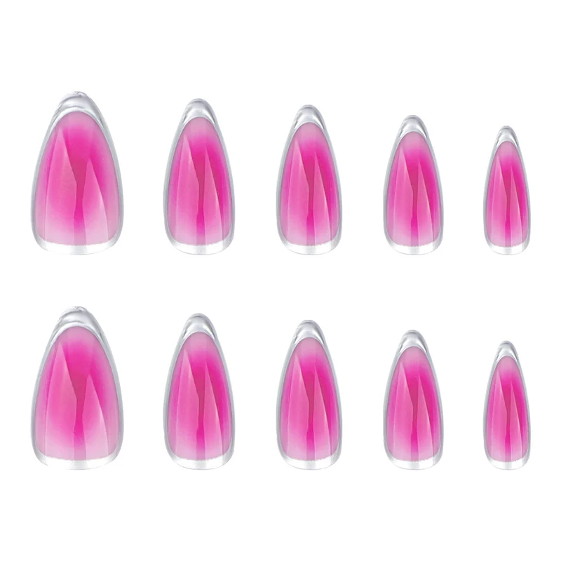 Kunstvolle Stiletto-Nägel mit Ombre-Effekt und Glanz Karnz