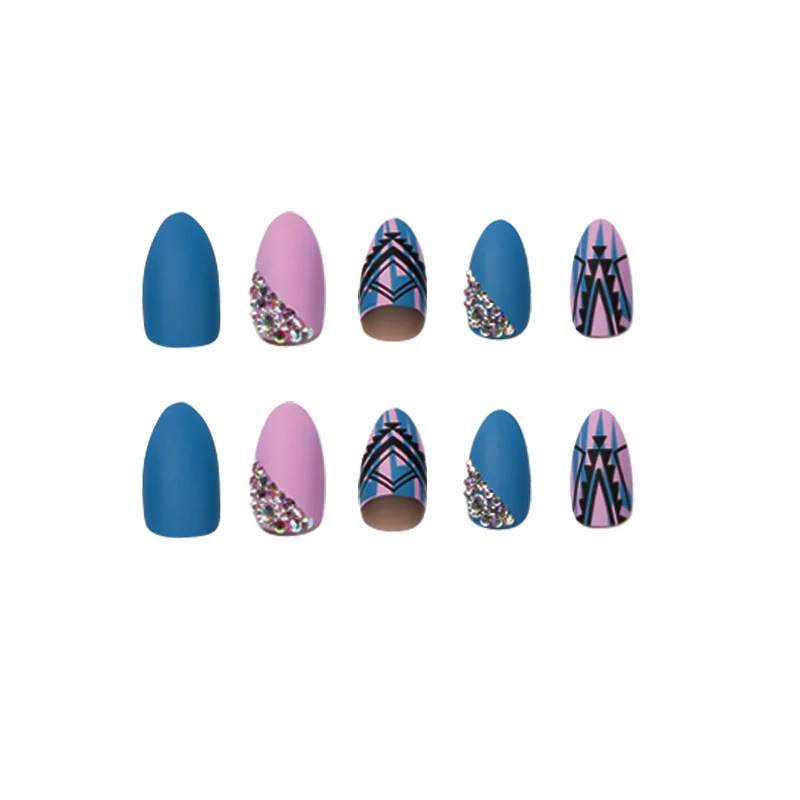Kunstvolle Stiletto-Nägel mit modernen geometrischen Designs und Strassverzierungen Karnz