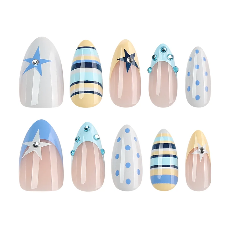Kunstvolle Stiletto-Nägel mit maritime Designs Karnz
