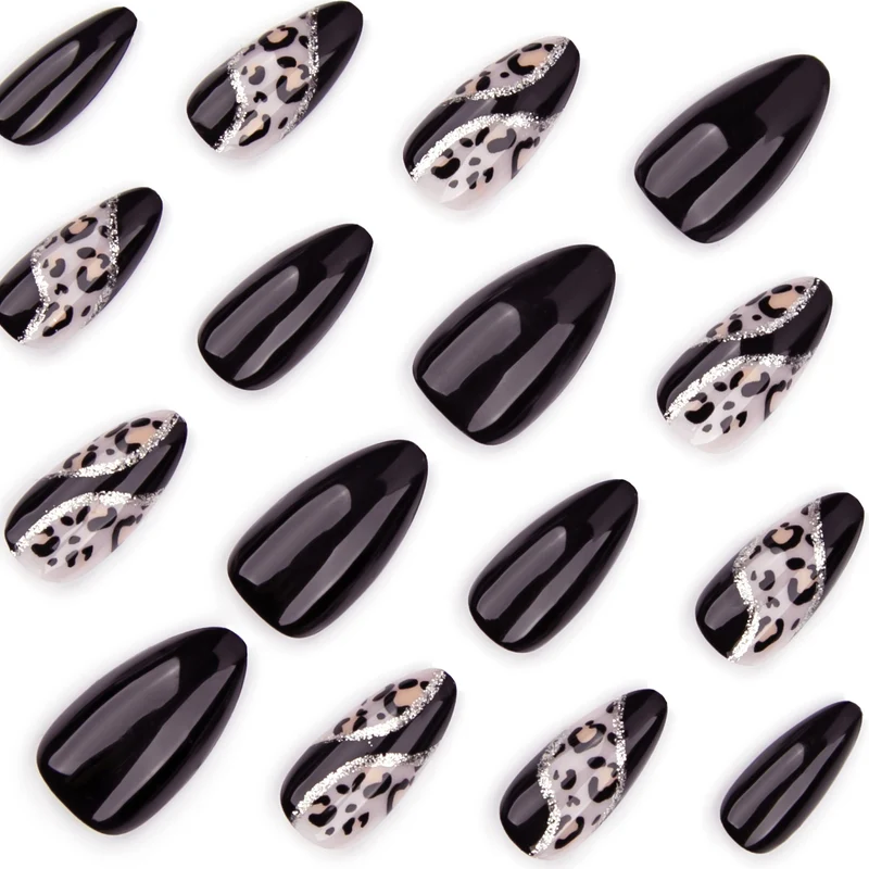 Kunstvolle Stiletto-Nägel mit leopardischem Design und Glitzereffekten Karnz