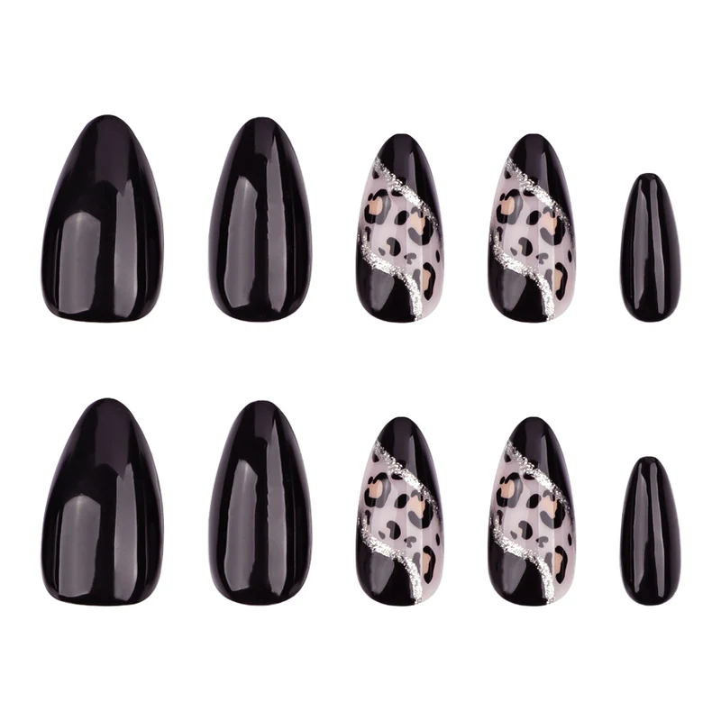 Kunstvolle Stiletto-Nägel mit leopardischem Design und Glitzereffekten Karnz
