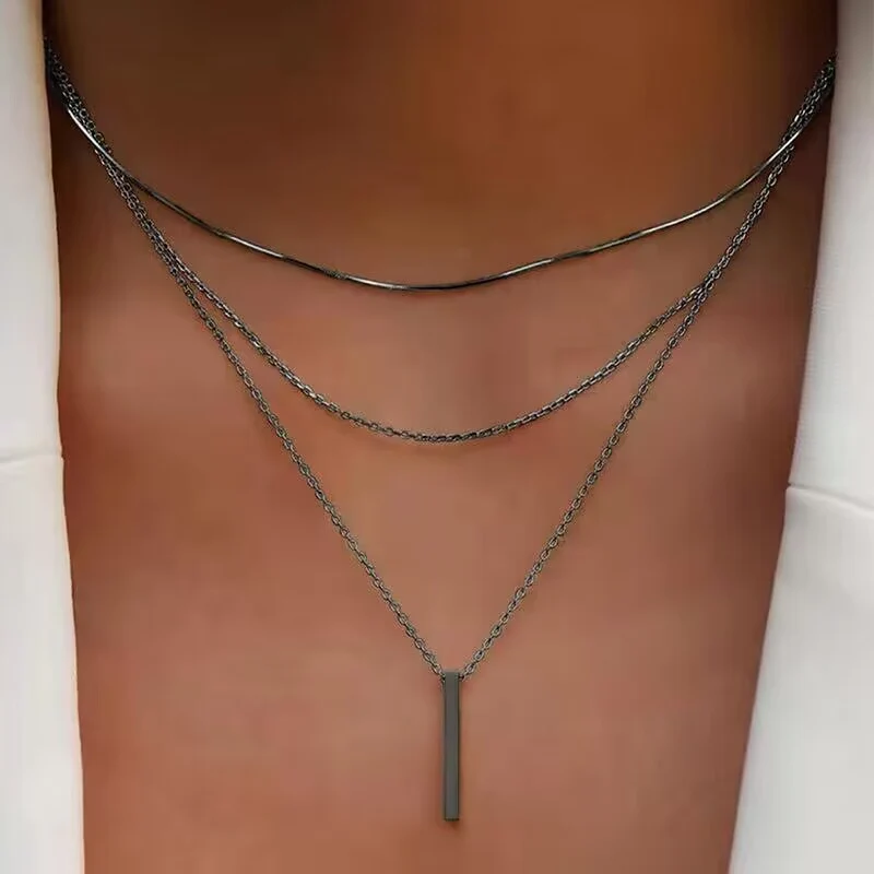 Perlenkette mit Acryl-Anhänger