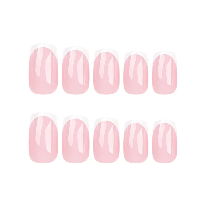 Elegante Nagelverlängerungen mit präzisem French-Tip Karnz