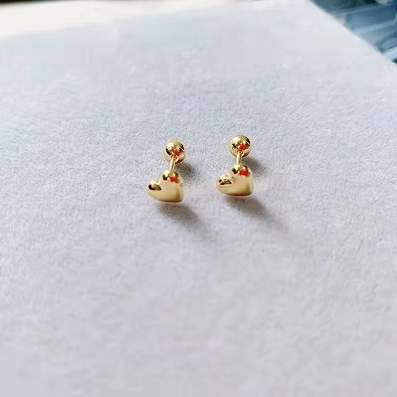 Herzförmige Ohrstecker aus Titanzink