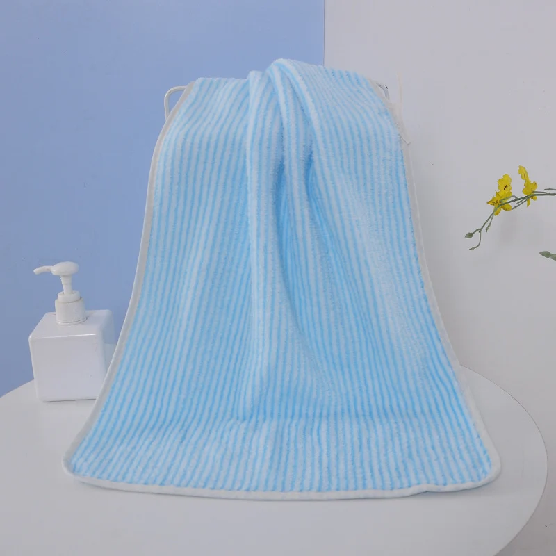 Badetuch und Handtuch aus Korallenfleece