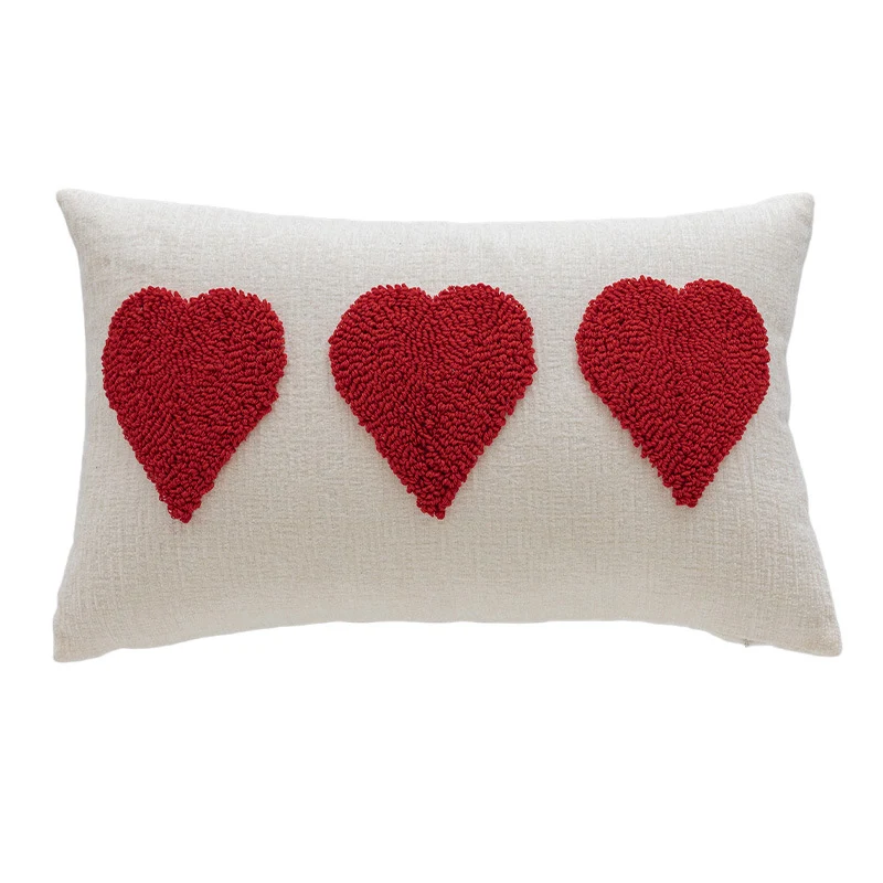 Rechteckiges tufted Buchstaben-Lendenkissen mit Loop-Pile 'LOVE' Akzent
