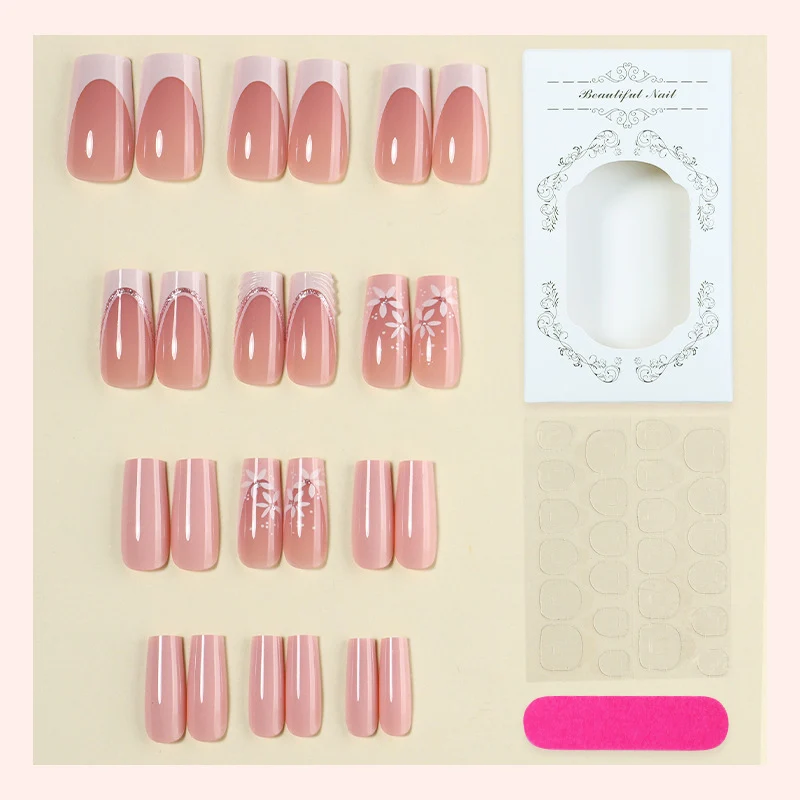 Kunstnagelset mit eleganten floralen Motiven Karnz