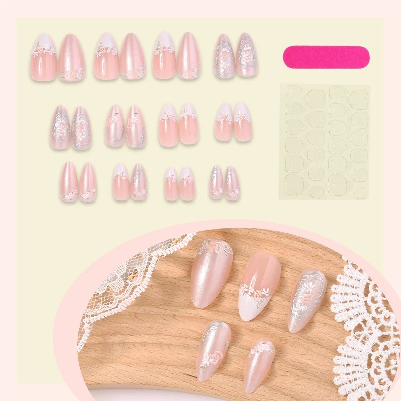 Kunstnagelset mit eleganten Floral- und Glitzermotiven Karnz
