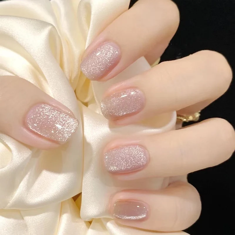 Kunstnagelset mit eleganten Blüten- und Leopardenmuster Karnz