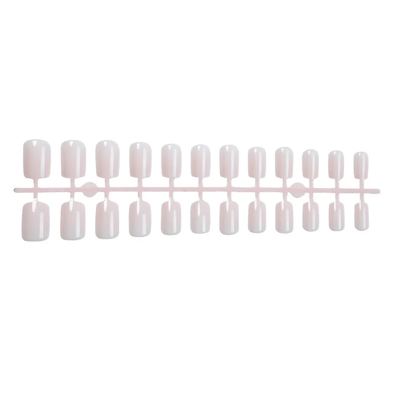 Kunstnagelset mit elegantem Hochglanz-Finish Karnz