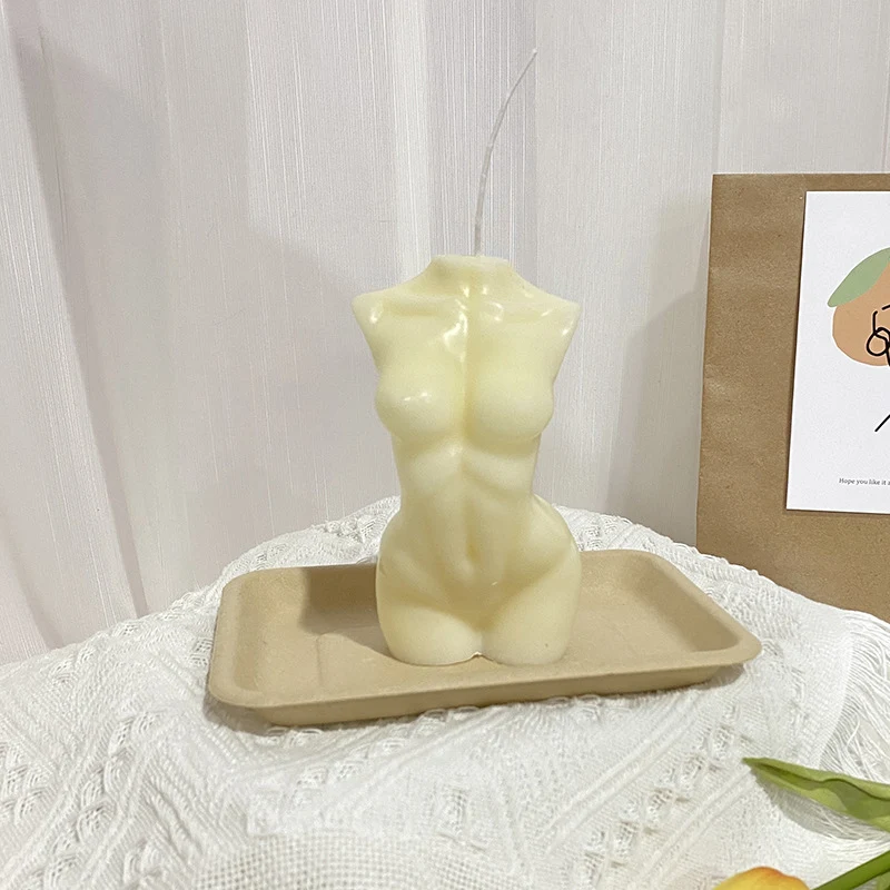 Skulpturaler weiblicher Torso Duftsojawachskerze