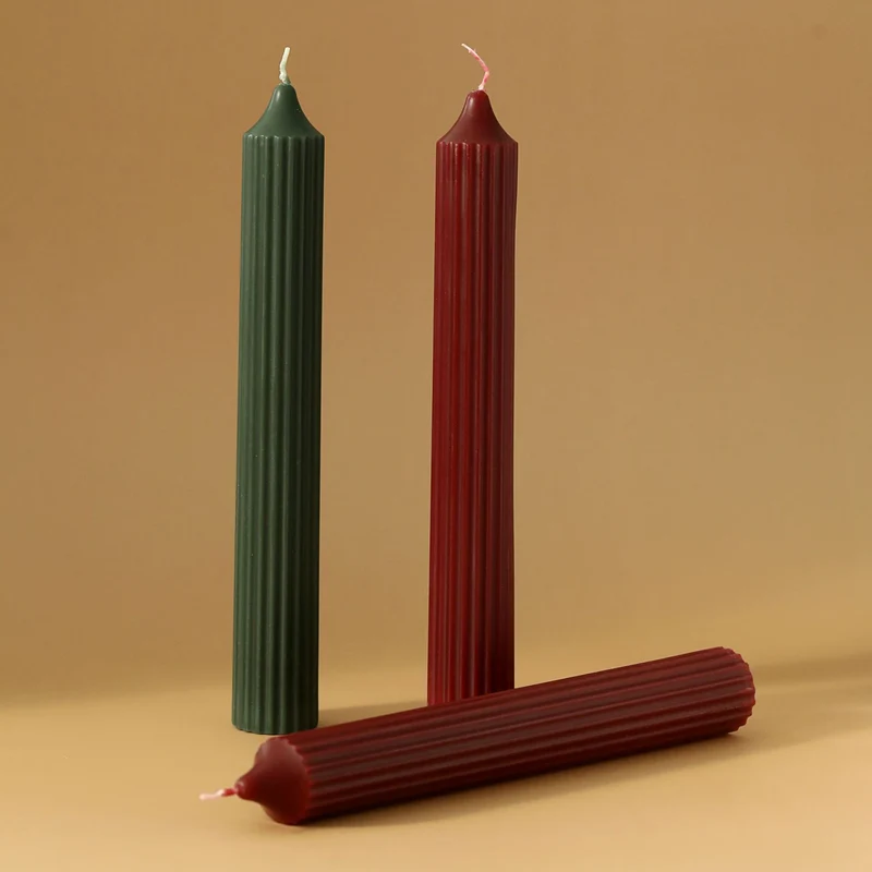 Hohe gerippte Glockensäule dekorative Tischkerze