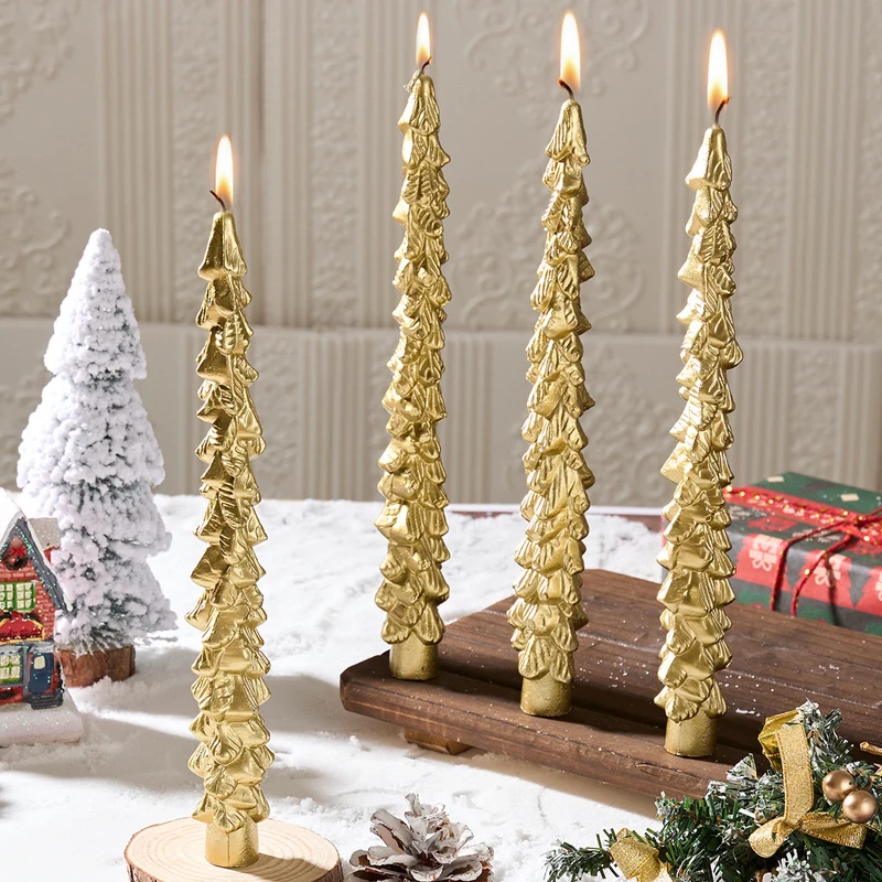 Handgefertigte skulptierte Weihnachtsbaum-Spitzkerze