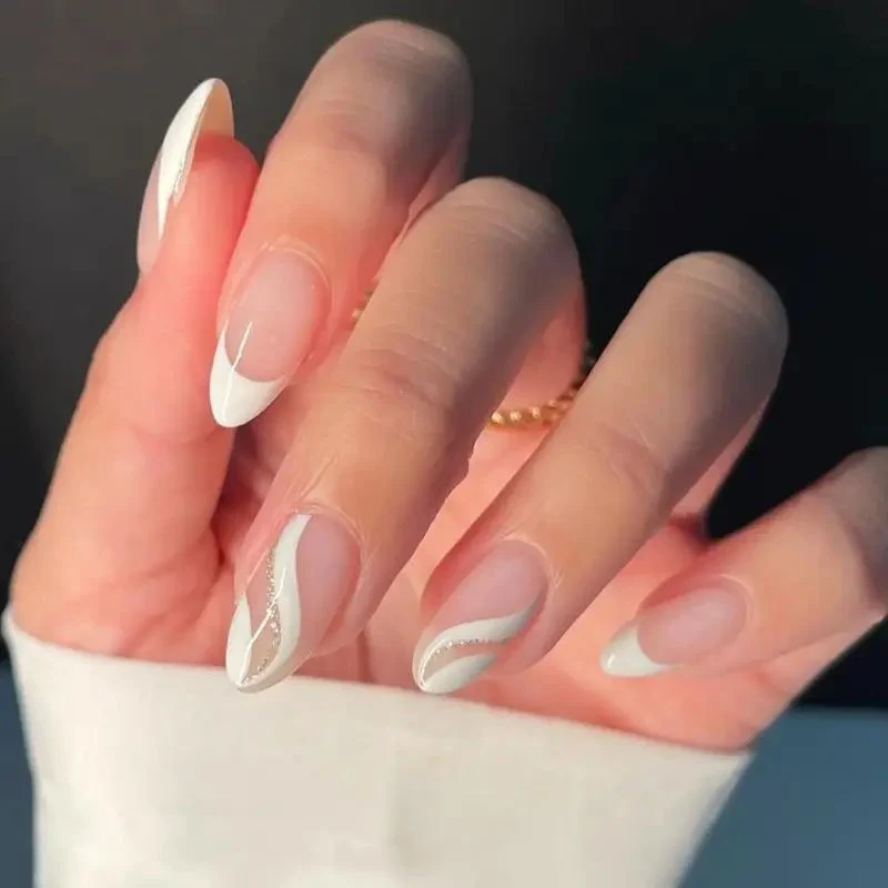 Glamouröse Glitzer Ombre Nagelverzierungen Karnz