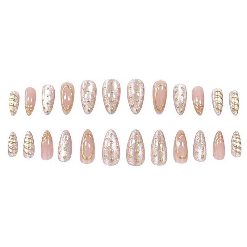 Glamouröse dekorative Nagelverbesserungen Karnz