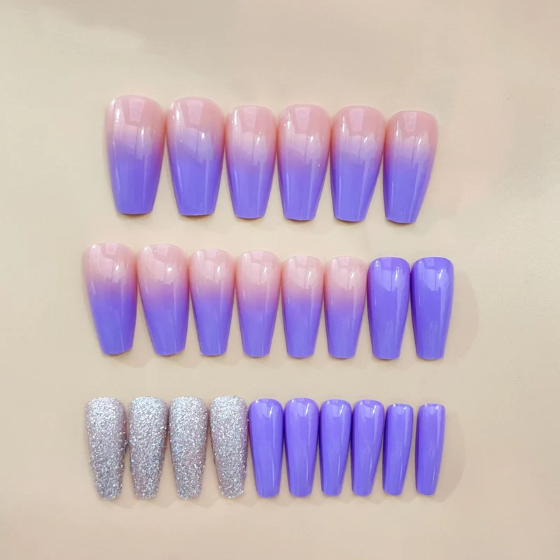 Glamouröse Acrylnagelerweiterungen Karnz