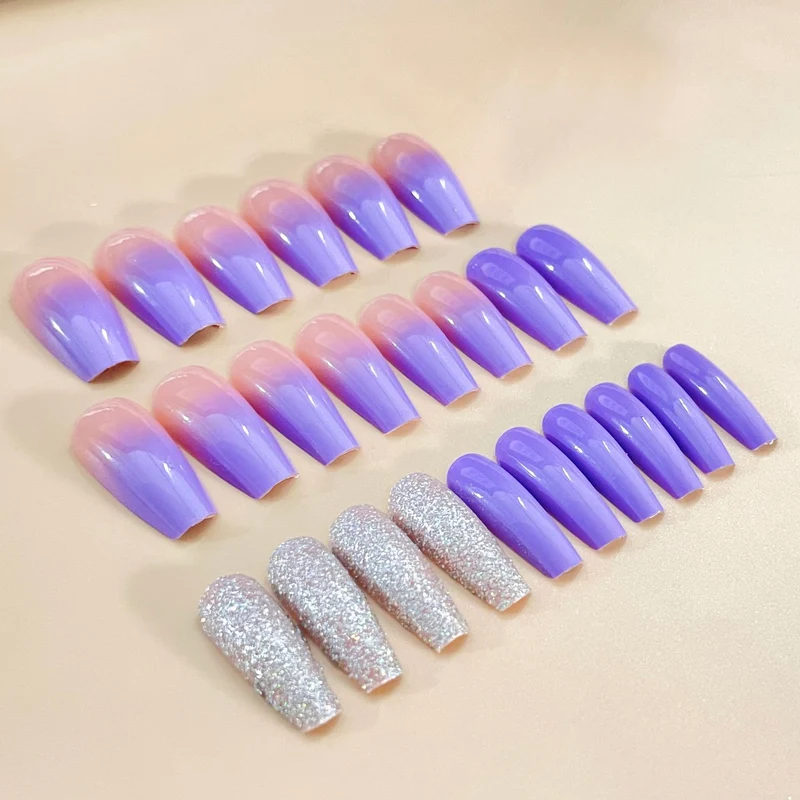 Glamouröse Acrylnagelerweiterungen Karnz