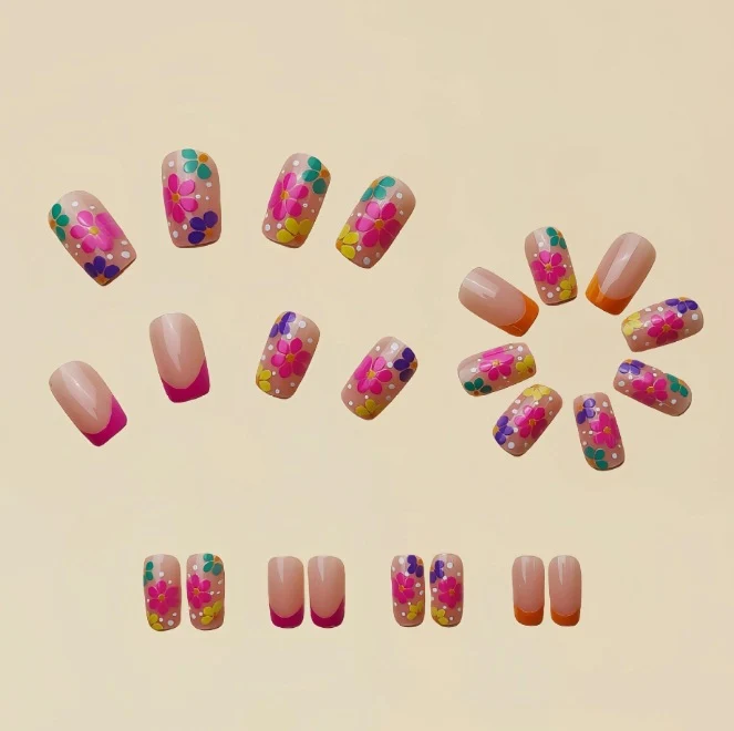 Blumenmuster Nagelkunst Karnz